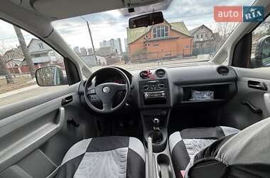 Вантажопасажирський фургон Volkswagen Caddy 2006 в 