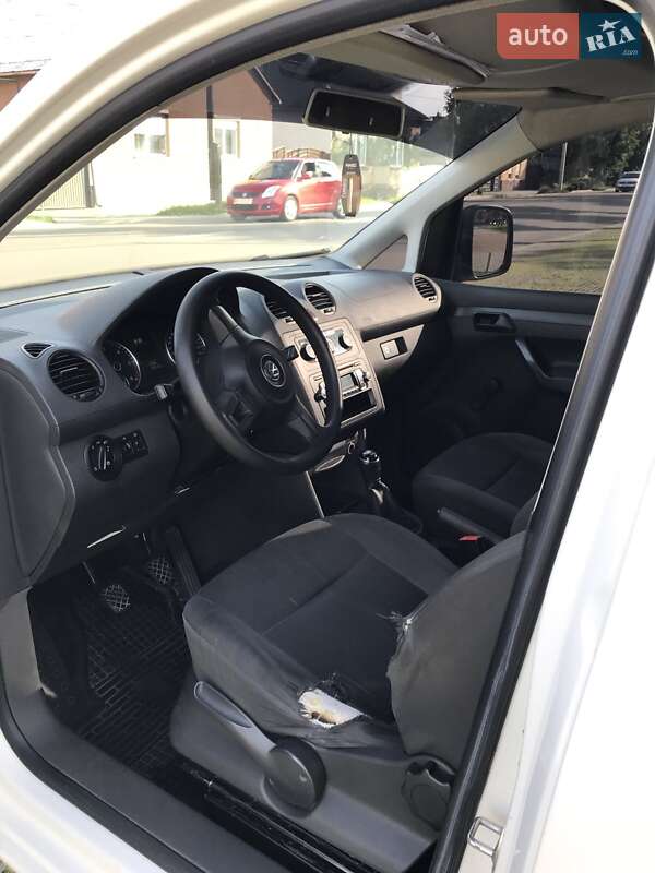 Грузовой фургон Volkswagen Caddy 2013 в Виноградове