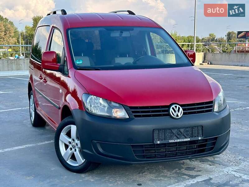 Мінівен Volkswagen Caddy 2014 в Києві