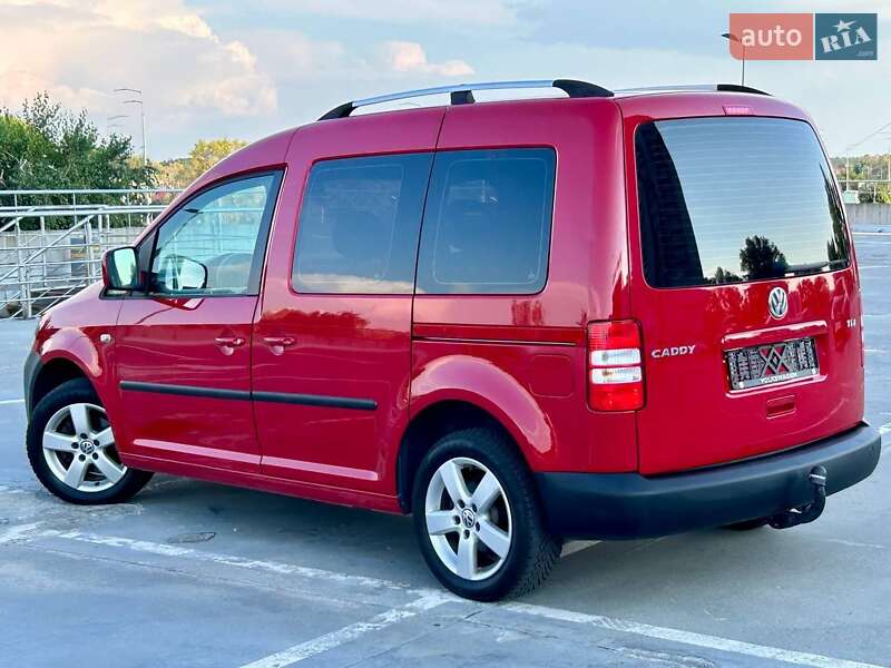 Мінівен Volkswagen Caddy 2014 в Києві