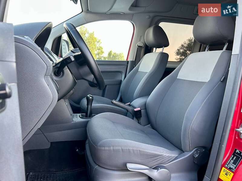 Мінівен Volkswagen Caddy 2014 в Києві