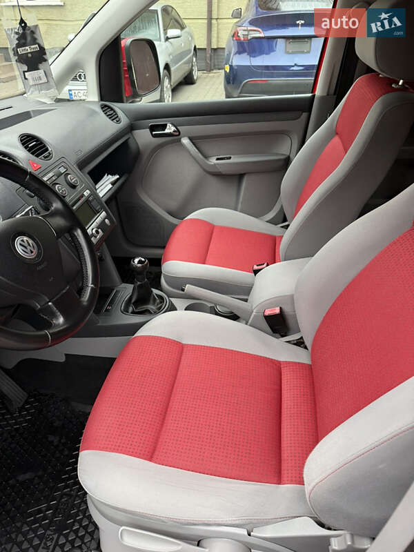 Минивэн Volkswagen Caddy 2009 в Владимире