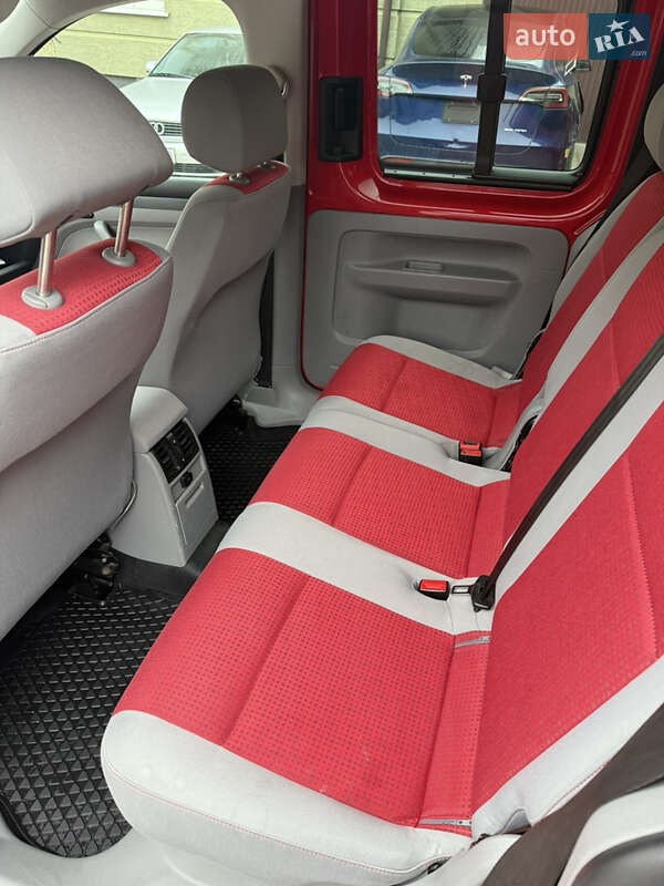 Минивэн Volkswagen Caddy 2009 в Владимире