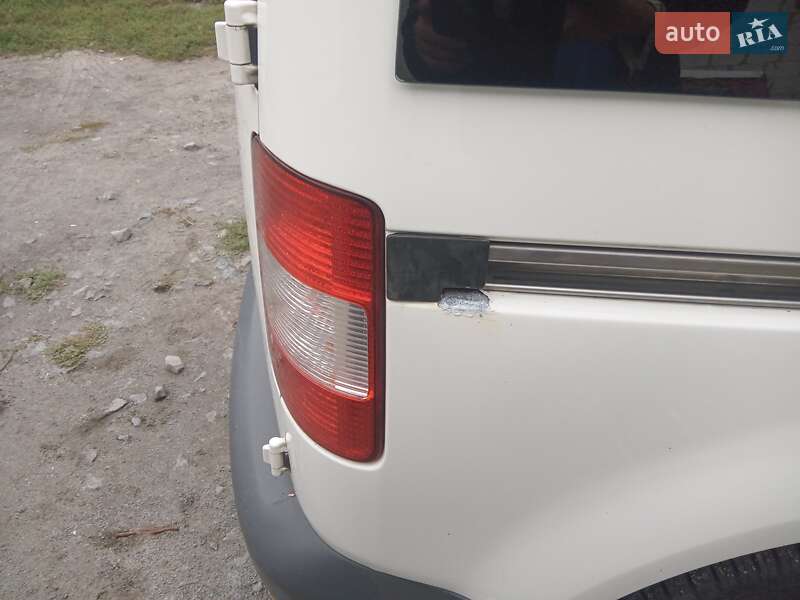 Минивэн Volkswagen Caddy 2006 в Звягеле