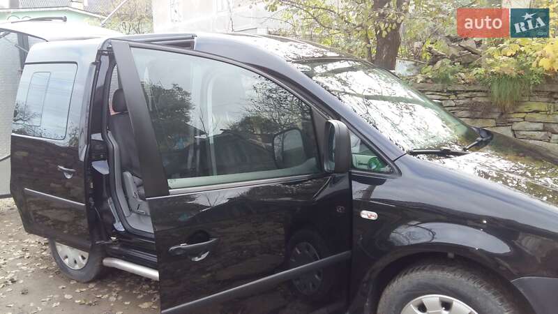 Минивэн Volkswagen Caddy 2009 в Городенке