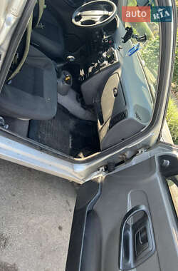 Вантажний фургон Volkswagen Caddy 2003 в Ізюмі