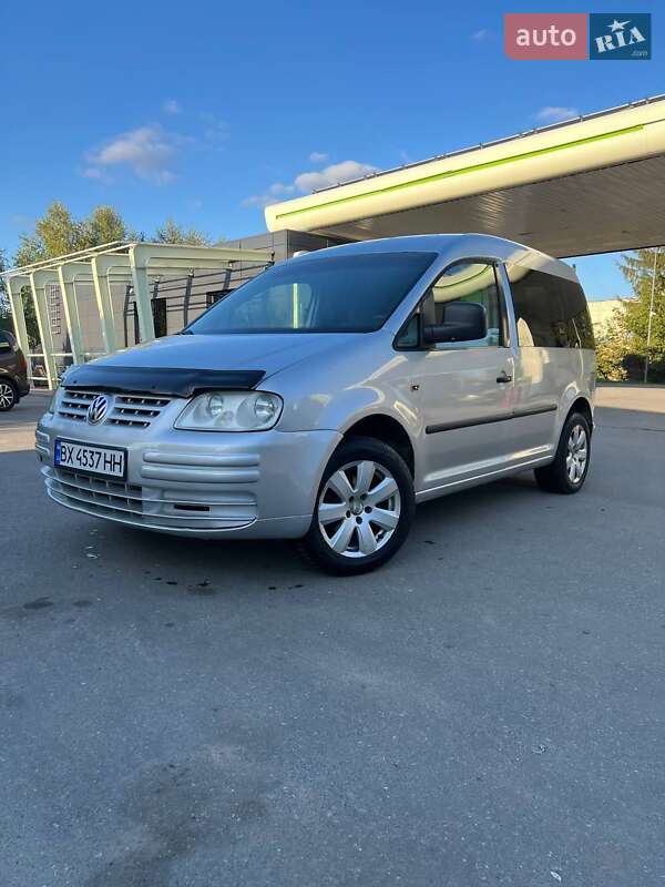 Минивэн Volkswagen Caddy 2010 в Волочиске