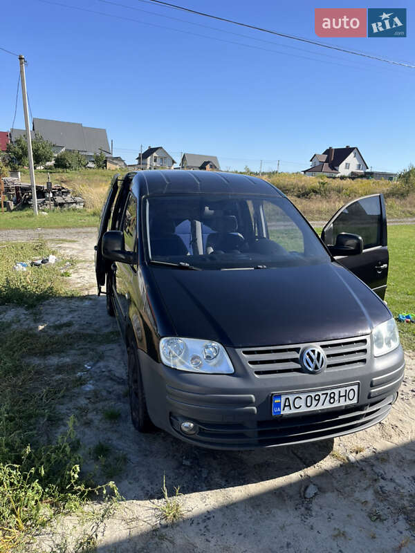 Минивэн Volkswagen Caddy 2005 в  фото Минивэн Volkswagen Caddy 2005 в