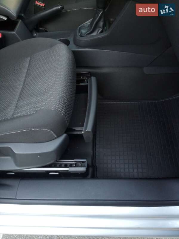 Минивэн Volkswagen Caddy 2015 в Киеве