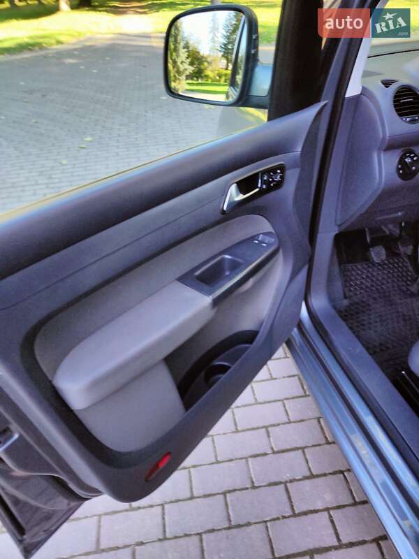 Мінівен Volkswagen Caddy 2011 в Чорткові