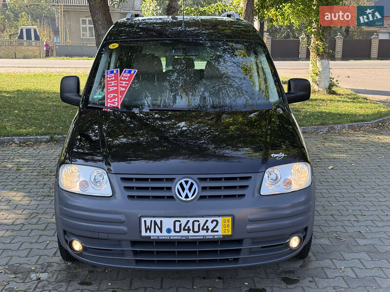 Минивэн Volkswagen Caddy 2005 в Черновцах