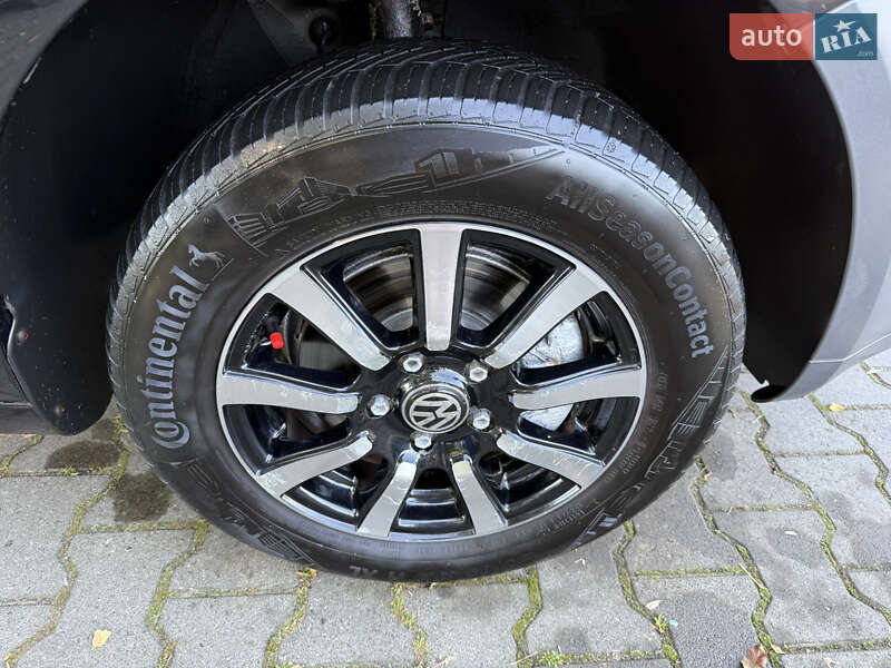 Минивэн Volkswagen Caddy 2005 в Черновцах