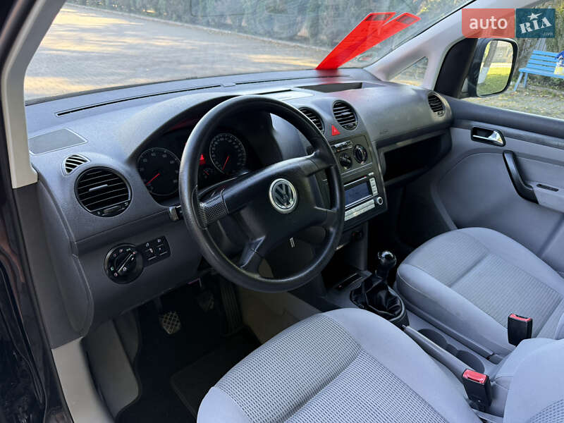 Минивэн Volkswagen Caddy 2005 в Черновцах