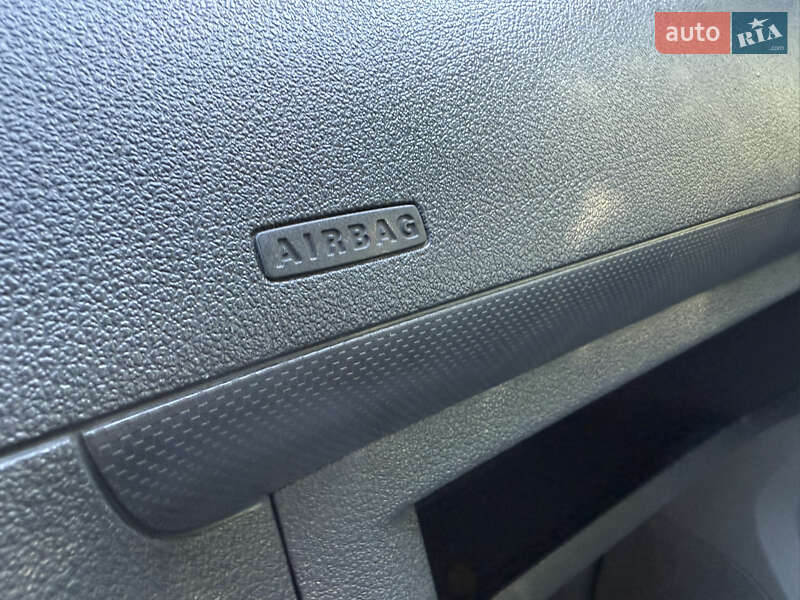 Минивэн Volkswagen Caddy 2005 в Черновцах