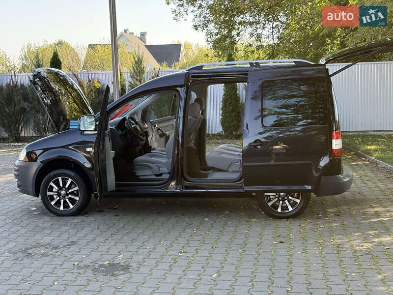 Минивэн Volkswagen Caddy 2005 в Черновцах