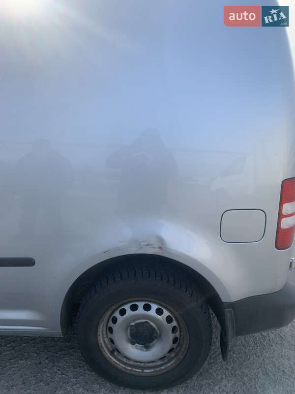 Вантажний фургон Volkswagen Caddy 2012 в Кременчуці