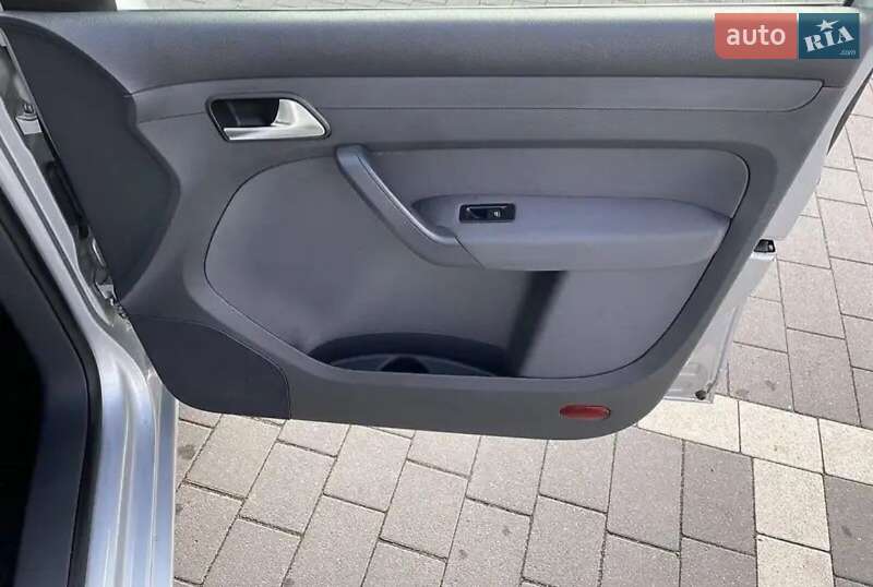 Минивэн Volkswagen Caddy 2012 в Виноградове