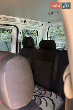 Минивэн Volkswagen Caddy 2010 в 