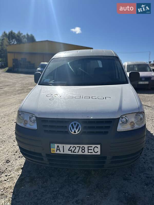 Грузовой фургон Volkswagen Caddy 2010 в Киеве