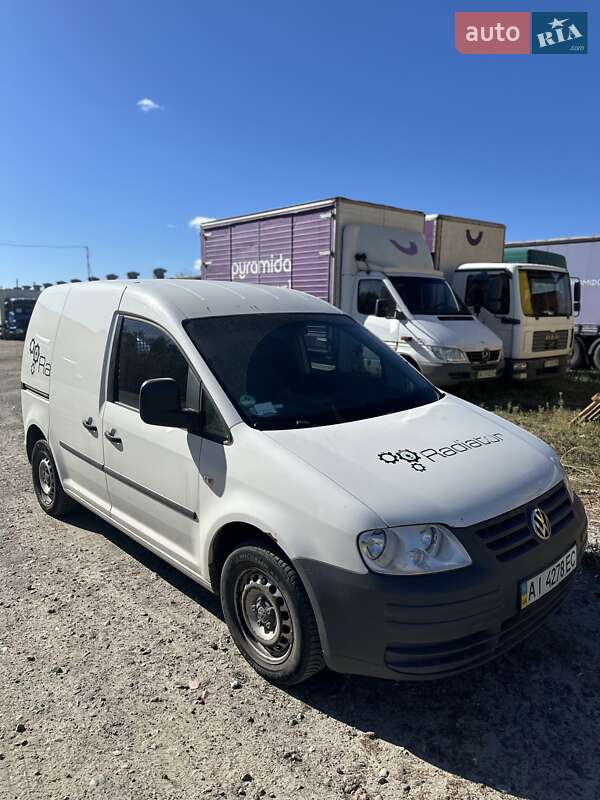 Грузовой фургон Volkswagen Caddy 2010 в Киеве