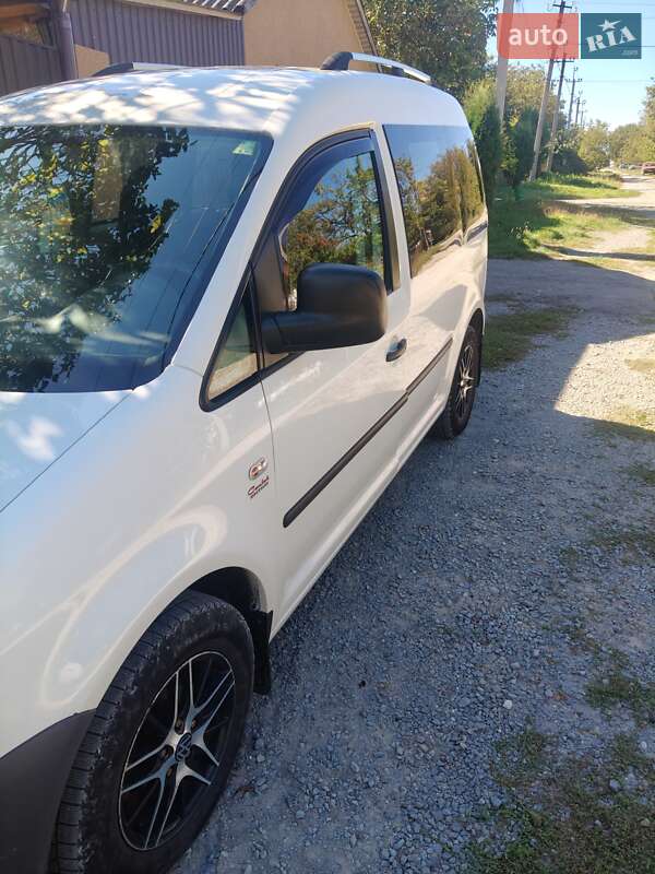 Минивэн Volkswagen Caddy 2008 в Новой Ушице