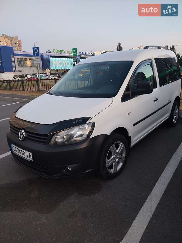 Мінівен Volkswagen Caddy 2011 в Києві