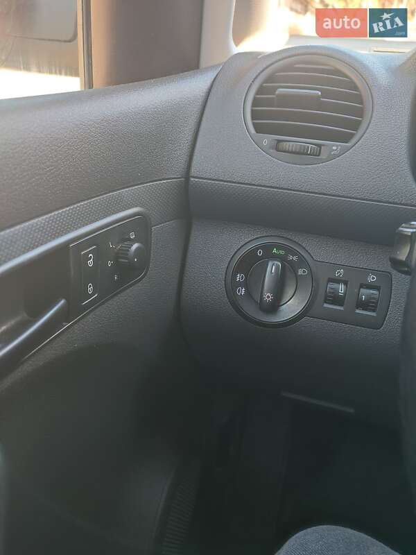 Мінівен Volkswagen Caddy 2011 в Києві