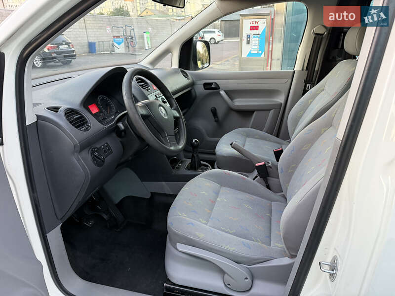 Вантажопасажирський фургон Volkswagen Caddy 2007 в Києві
