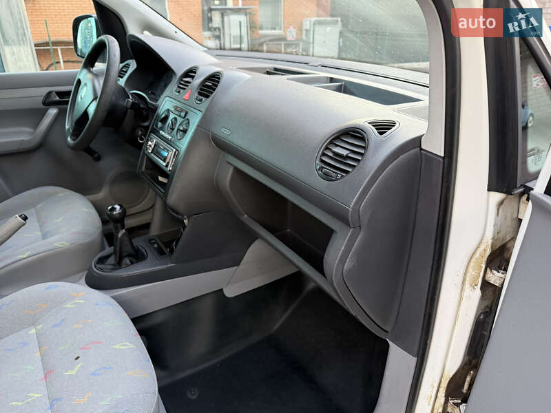 Вантажопасажирський фургон Volkswagen Caddy 2007 в Києві