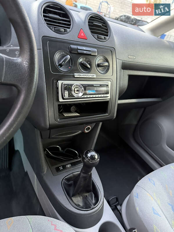 Вантажопасажирський фургон Volkswagen Caddy 2007 в Києві