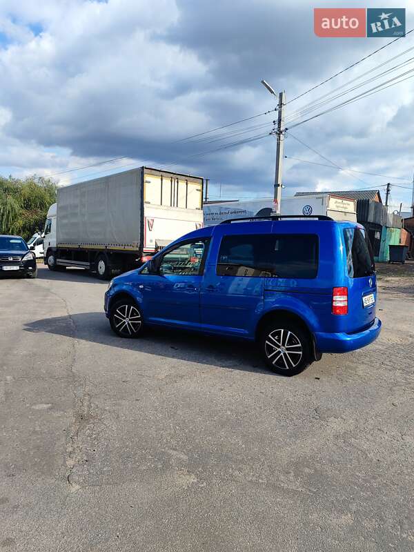 Минивэн Volkswagen Caddy 2015 в Ильинцах