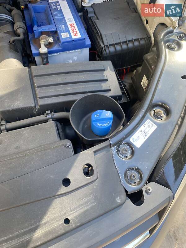 Мінівен Volkswagen Caddy 2015 в Коростені