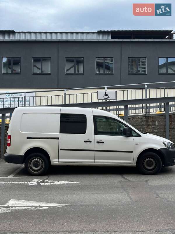 Минивэн Volkswagen Caddy 2013 в Киеве