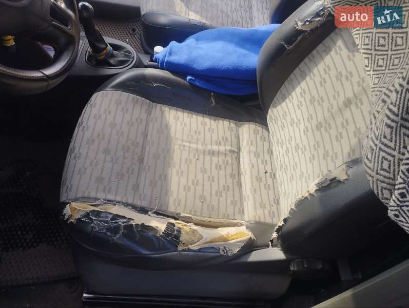 Вантажний фургон Volkswagen Caddy 2011 в Дніпрі