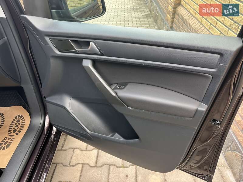 Минивэн Volkswagen Caddy 2016 в Луцке