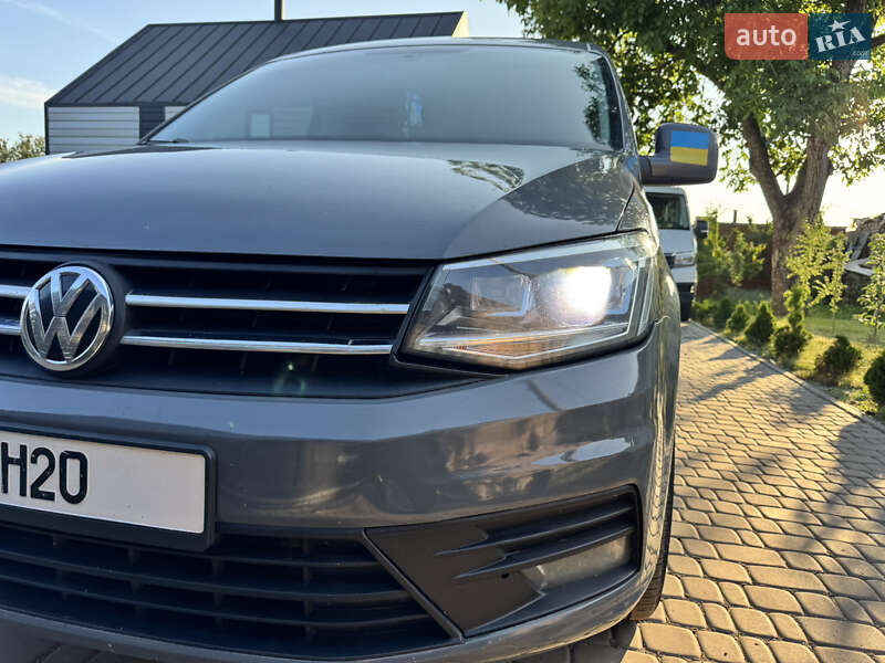 Грузопассажирский фургон Volkswagen Caddy 2015 в Кривом Роге