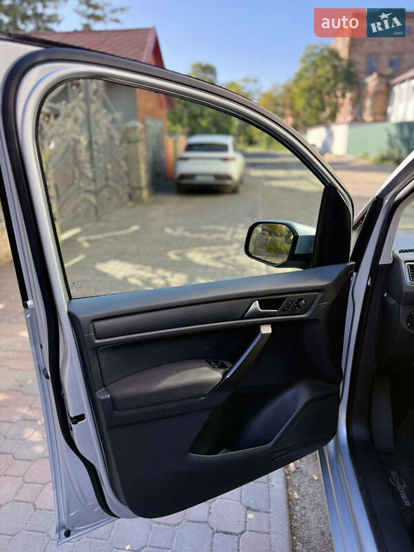 Минивэн Volkswagen Caddy 2017 в Черновцах