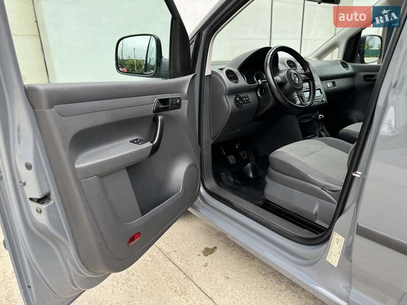 Минивэн Volkswagen Caddy 2011 в Сарнах