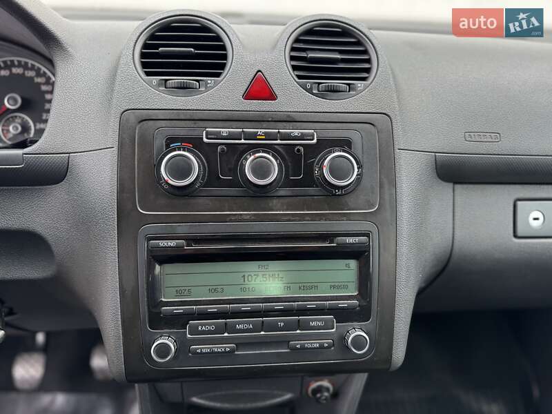 Минивэн Volkswagen Caddy 2011 в Сарнах
