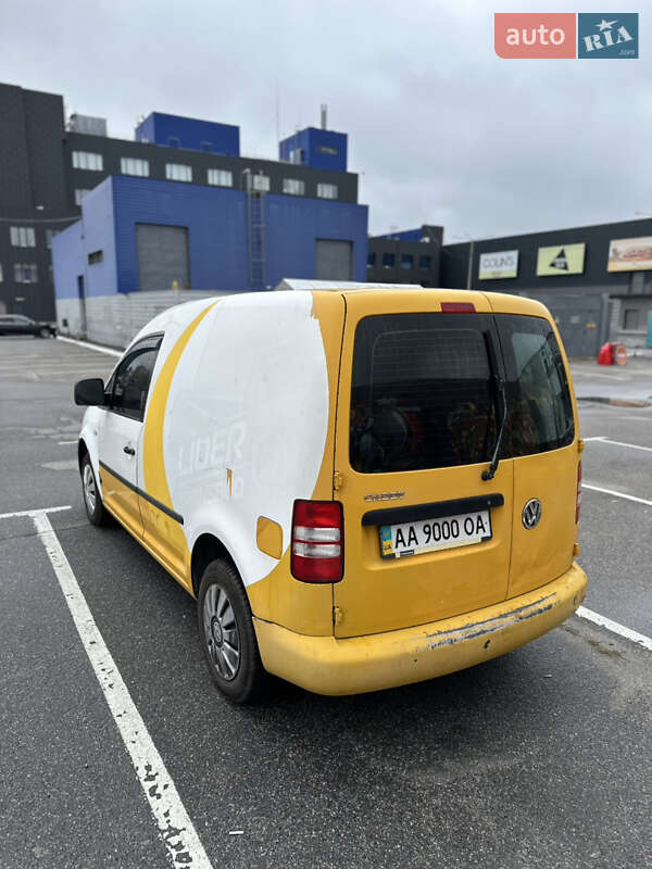 Грузовой фургон Volkswagen Caddy 2012 в Киеве