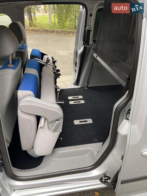Минивэн Volkswagen Caddy 2009 в Киеве