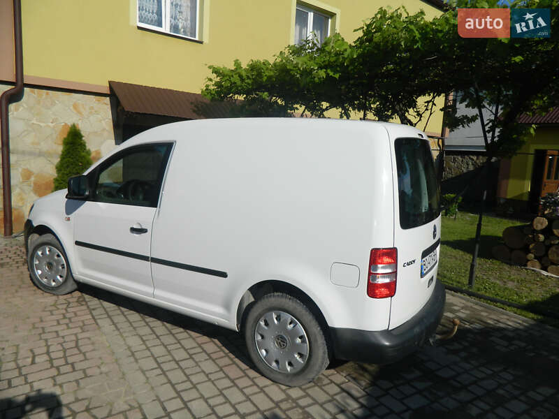 Грузовой фургон Volkswagen Caddy 2011 в Почаеве