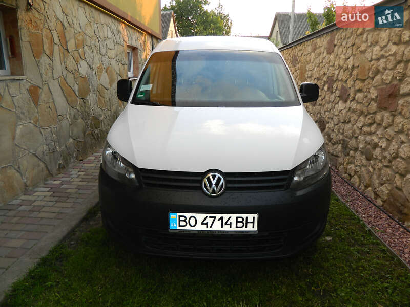 Грузовой фургон Volkswagen Caddy 2011 в Почаеве