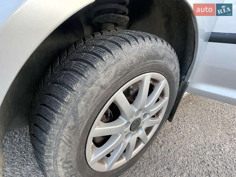 Минивэн Volkswagen Caddy 2011 в Солотвине фото 35 Минивэн Volkswagen Caddy 2011 в Солотвине