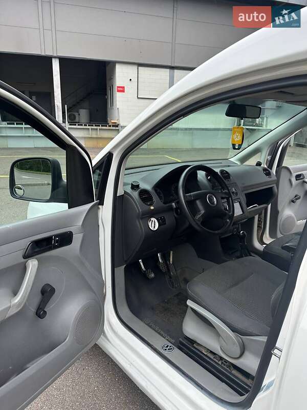 Минивэн Volkswagen Caddy 2005 в Киеве