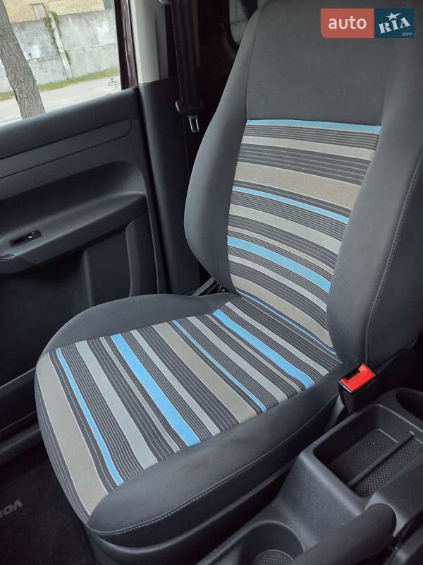 Минивэн Volkswagen Caddy 2012 в Киеве