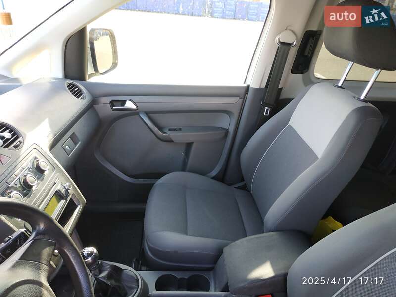 Минивэн Volkswagen Caddy 2010 в Чернигове