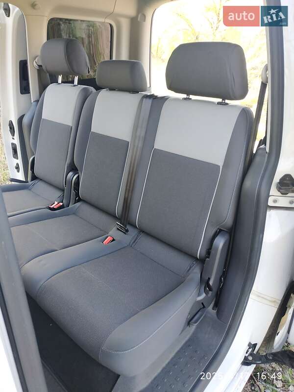 Минивэн Volkswagen Caddy 2010 в Чернигове