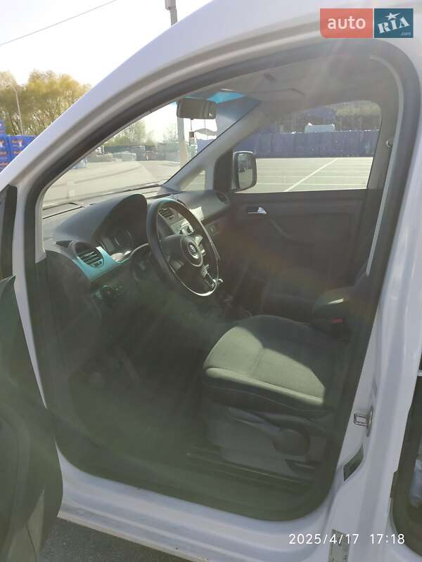 Минивэн Volkswagen Caddy 2010 в Чернигове