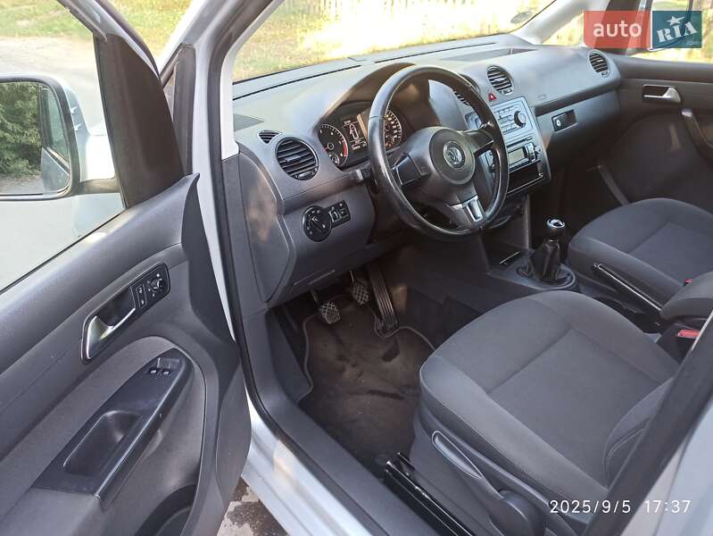 Минивэн Volkswagen Caddy 2010 в Ровно фото 23 Минивэн Volkswagen Caddy 2010 в Ровно